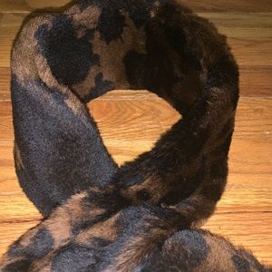 Burberry animal print slim fur scarf